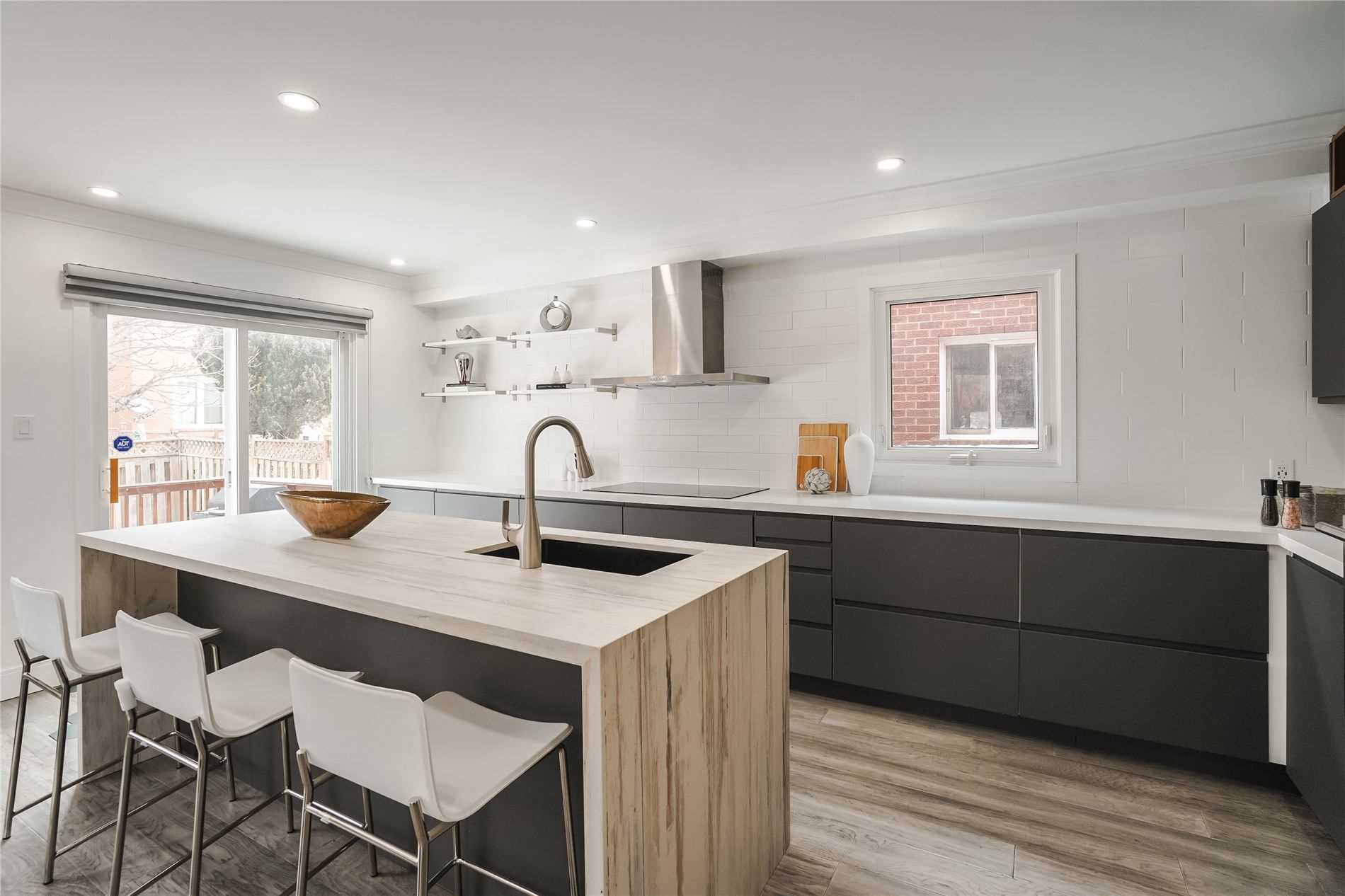 Renovated house photograph 19