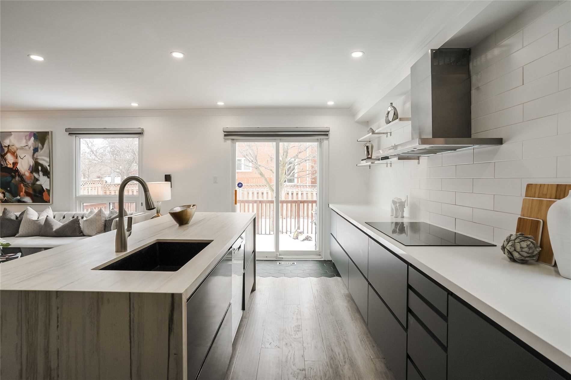 Renovated house photograph 20