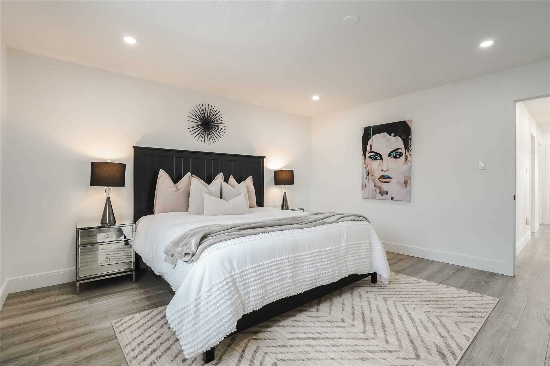 Renovated house photograph 23